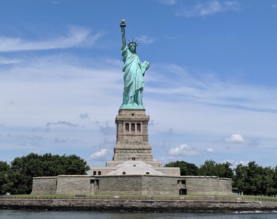 美国移民体检各项花费汇总-2025 美国入籍考试练习 - 100/128题中英文对照模拟测试